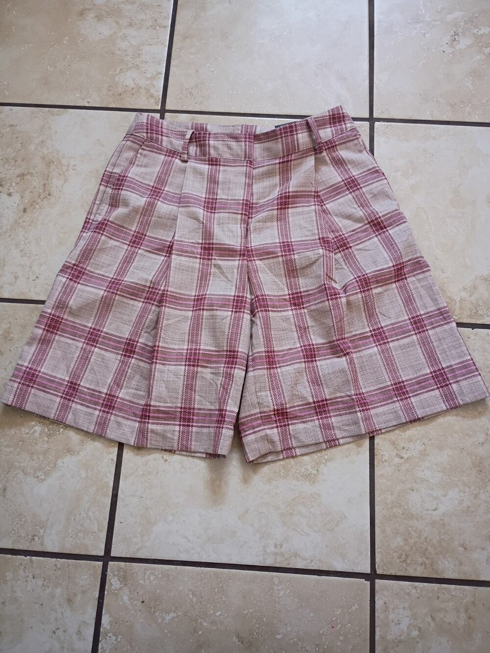 Worthington Women's Pink Ivory Brown Plaid Pleated Bermuda Shorts 2P (Golf.)